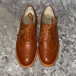 Women’s size 9 brown dress shoes